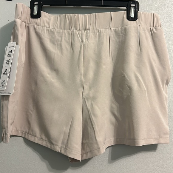 RBX Active Sand Tan Women’s Shorts 4-Way Stretch Sz Large/L NWT - Picture 5 of 6